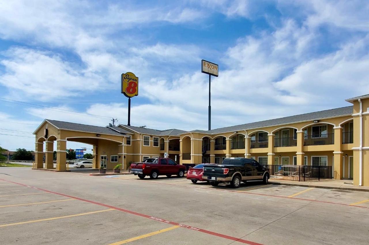 Super 8 By Wyndham Forney/East Dallas Exterior photo